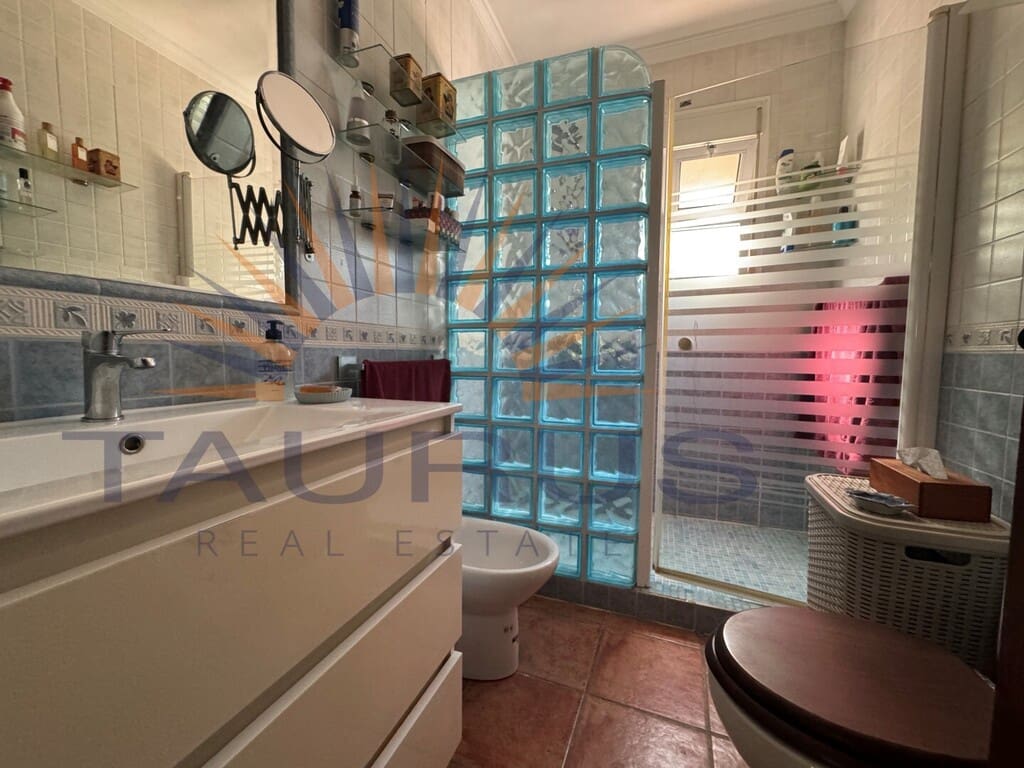 3 soverom Villa til salgs i Sayalonga med svømmebasseng - € 365 000 (Ref: 9892004)