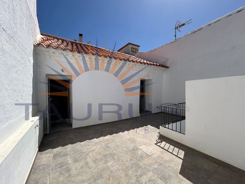 2 bedroom Townhouse for sale in Periana - € 167,000 (Ref: 9896522)