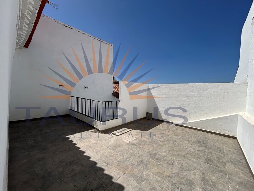 2 bedroom Townhouse for sale in Periana - € 167,000 (Ref: 9896522)