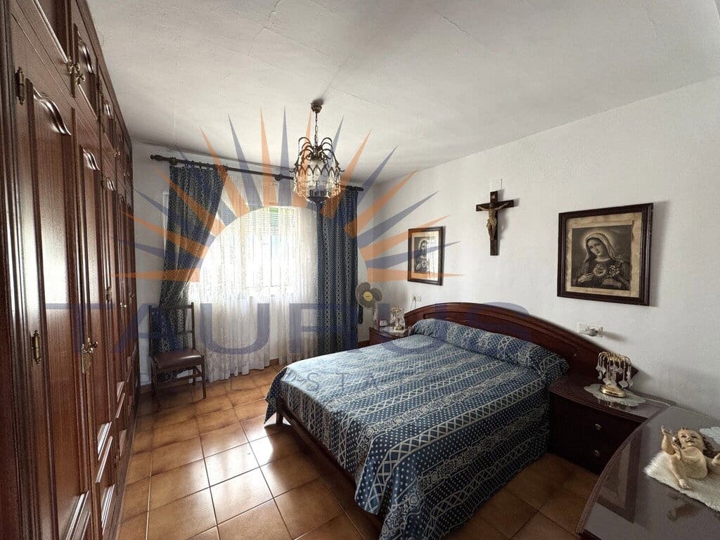 5 bedroom Townhouse for sale in Competa with garage - € 650,000 (Ref: 9921969)