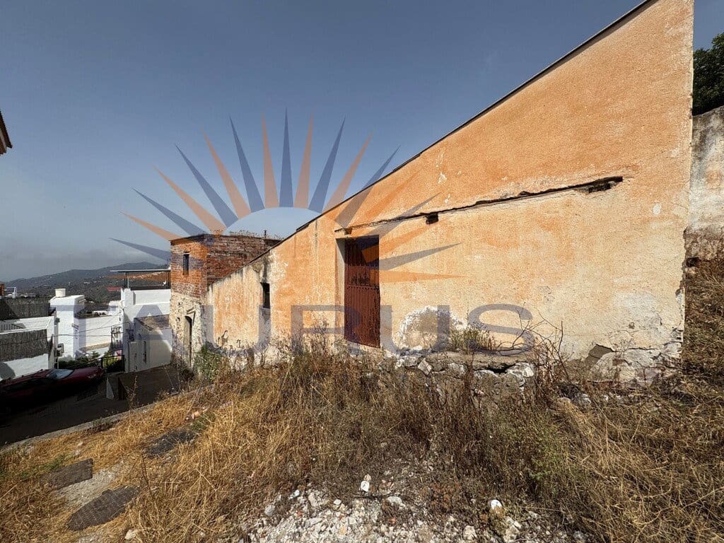 5 bedroom Townhouse for sale in Competa with garage - € 650,000 (Ref: 9921969)