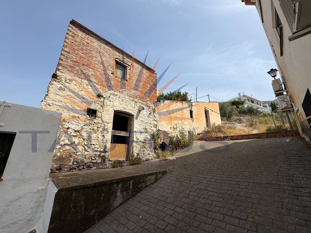 5 bedroom Townhouse for sale in Competa with garage - € 650,000 (Ref: 9921969)