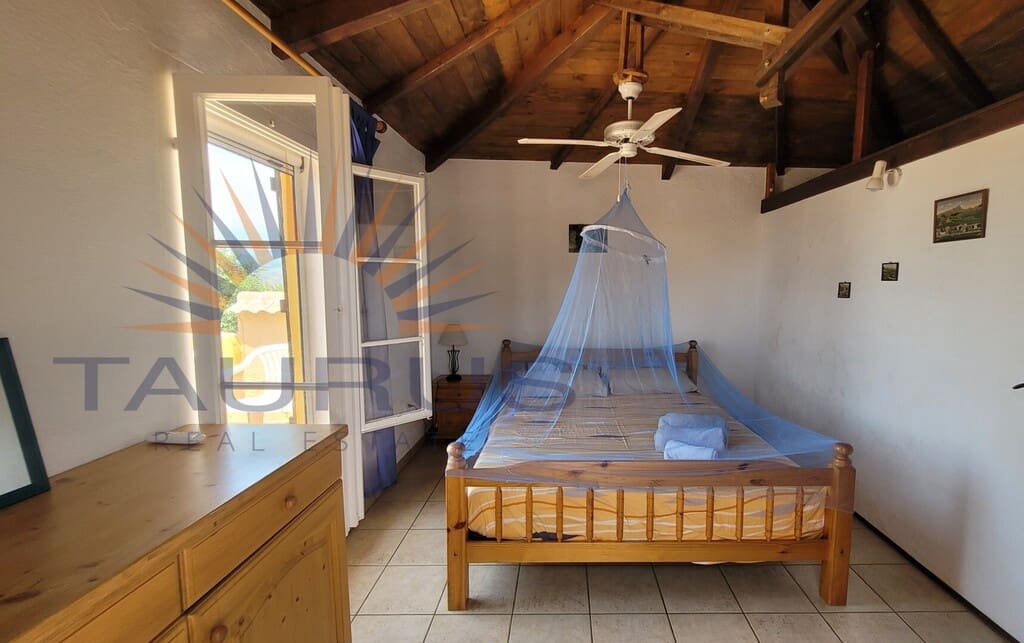 Chalet de 5 habitaciones en Cómpeta en venta con piscina garaje - 895.000 € (Ref: 9936037)