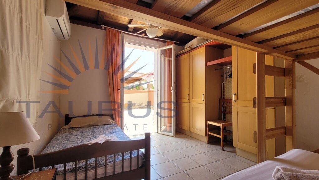 5 bedroom Villa for sale in Competa with pool garage - € 895,000 (Ref: 9936037)