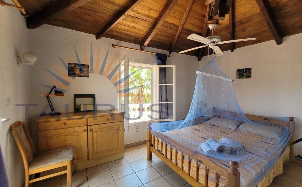 5 bedroom Villa for sale in Competa with pool garage - € 895,000 (Ref: 9936037)