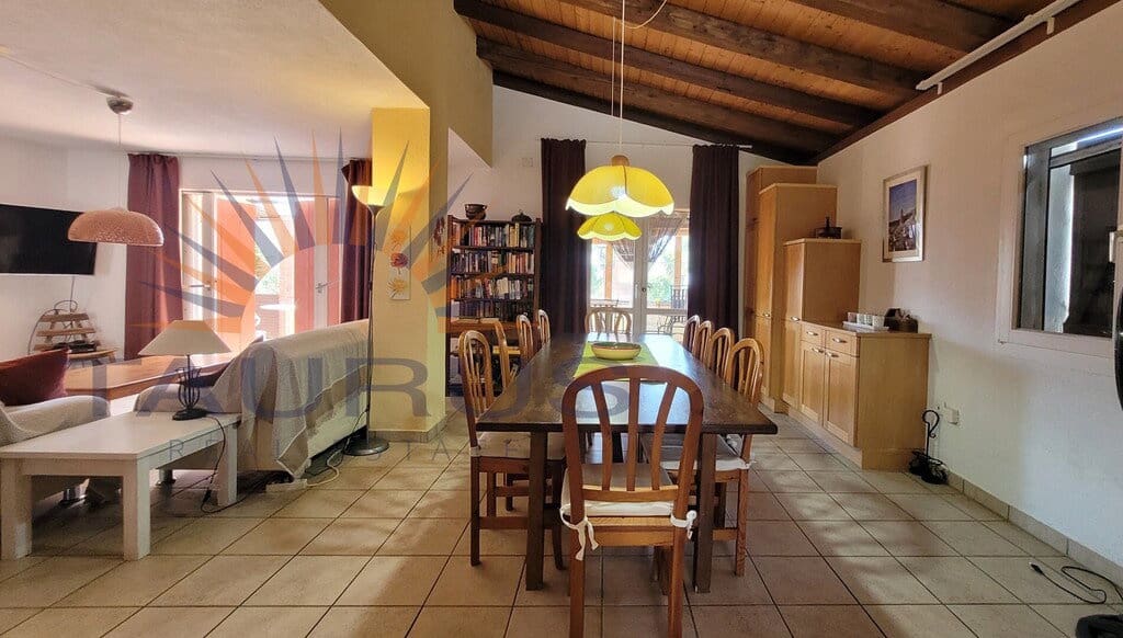 5 bedroom Villa for sale in Competa with pool garage - € 895,000 (Ref: 9936037)