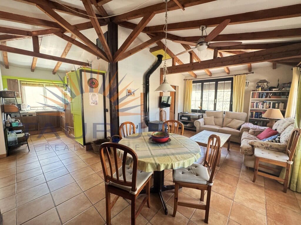 5 bedroom Villa for sale in Competa with pool garage - € 895,000 (Ref: 9936037)