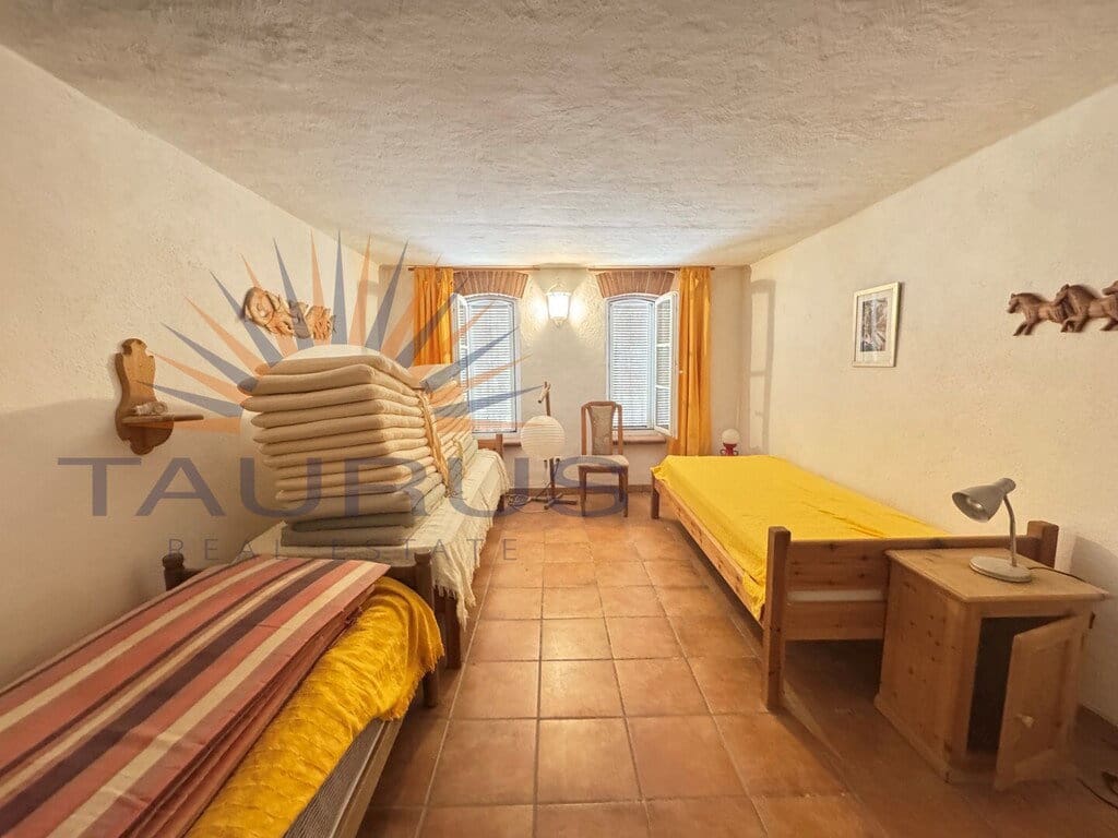 5 bedroom Villa for sale in Competa with pool garage - € 895,000 (Ref: 9936037)