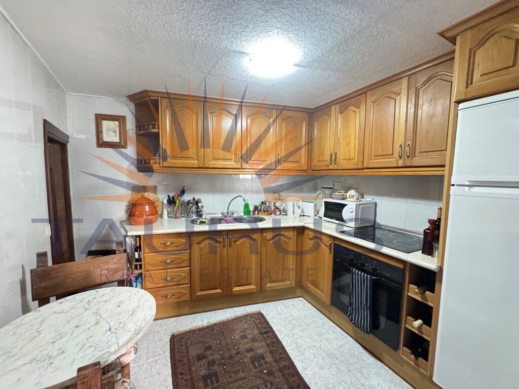 2 bedroom Townhouse for sale in Competa with garage - € 165,000 (Ref: 9939580)