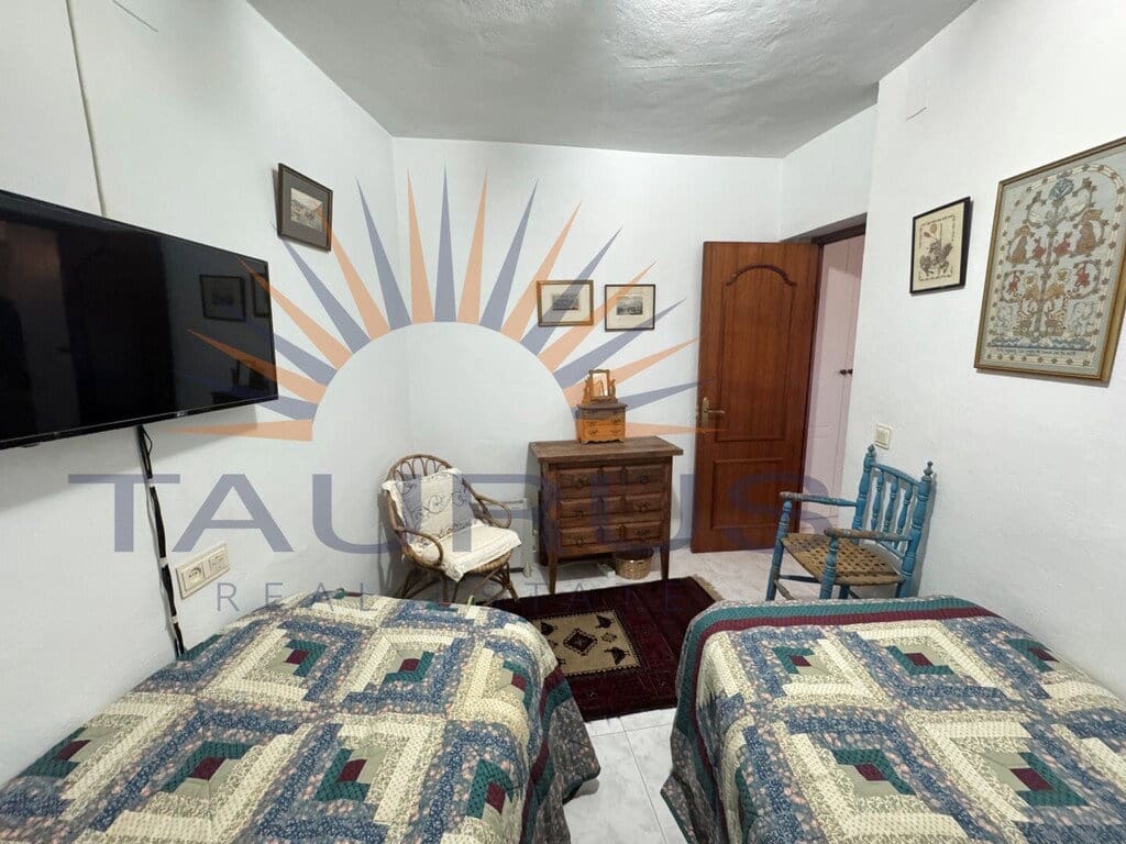 2 bedroom Townhouse for sale in Competa with garage - € 165,000 (Ref: 9939580)
