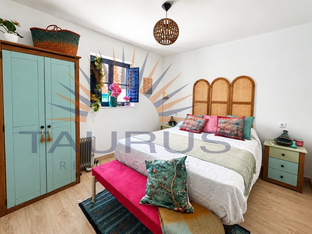 2 bedroom Townhouse for sale in Canillas de Albaida - € 185,000 (Ref: 9939581)