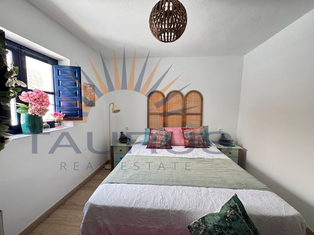 2 bedroom Townhouse for sale in Canillas de Albaida - € 185,000 (Ref: 9939581)