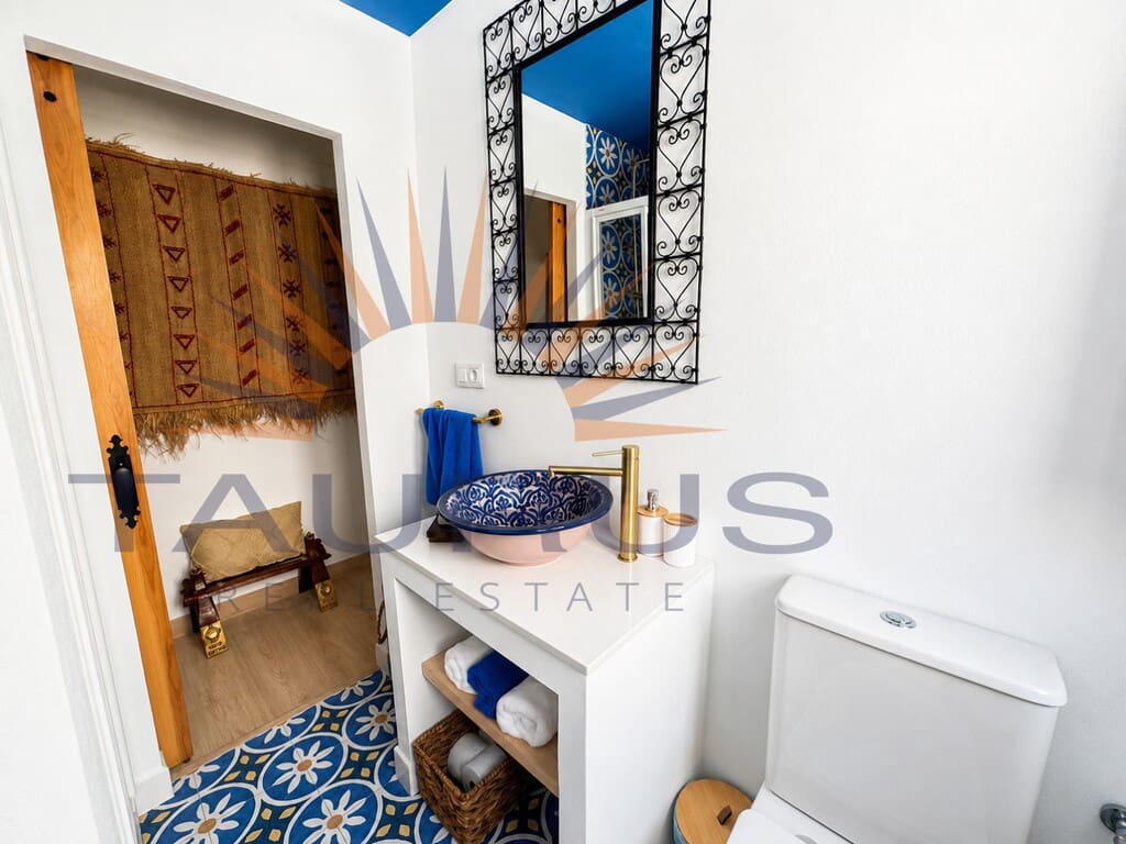 2 bedroom Townhouse for sale in Canillas de Albaida - € 185,000 (Ref: 9939581)