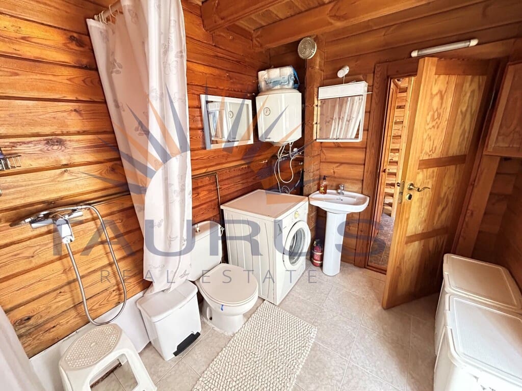 Chalet de 4 habitaciones en Vélez-Málaga en venta con garaje - 349.000 € (Ref: 9942223)