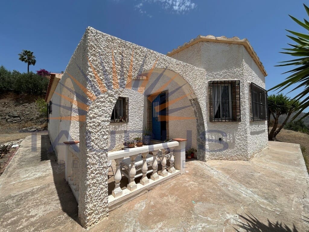 Chalet de 4 habitaciones en Vélez-Málaga en venta con garaje - 349.000 € (Ref: 9942223)