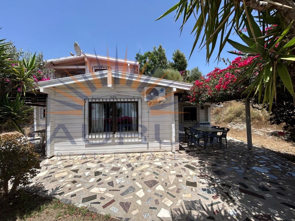 Chalet de 4 habitaciones en Vélez-Málaga en venta con garaje - 349.000 € (Ref: 9942223)