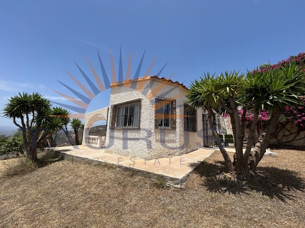 Chalet de 4 habitaciones en Vélez-Málaga en venta con garaje - 349.000 € (Ref: 9942223)