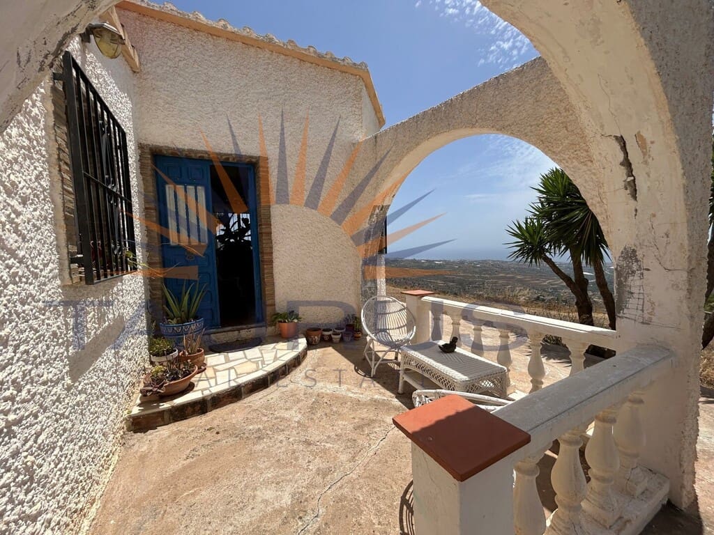 4 bedroom Villa for sale in Velez-Malaga with garage - € 349,000 (Ref: 9942223)
