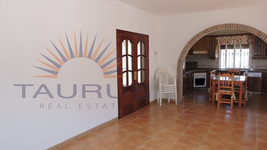 4 bedroom Villa for sale in Competa with pool garage - € 578,000 (Ref: 9945441)