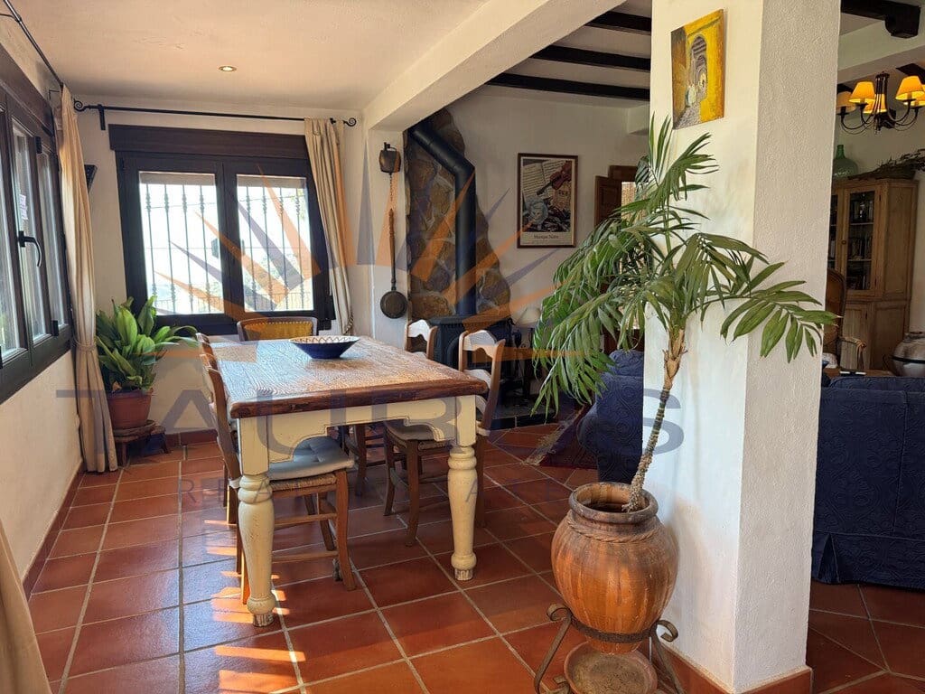 2 bedroom Villa for sale in Competa with pool garage - € 330,000 (Ref: 9947434)