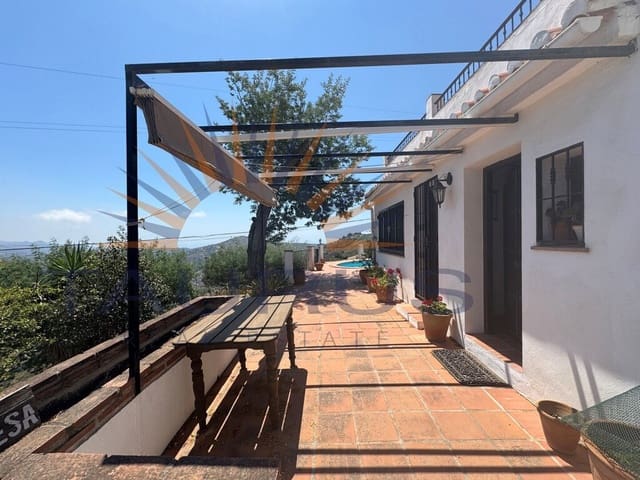 Chalet de 2 habitaciones en Cómpeta en venta con piscina garaje - 330.000 € (Ref: 9947434)