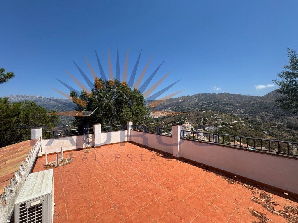 2 bedroom Villa for sale in Competa with pool garage - € 330,000 (Ref: 9947434)