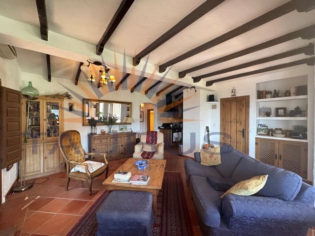 Chalet de 2 habitaciones en Cómpeta en venta con piscina garaje - 330.000 € (Ref: 9947434)