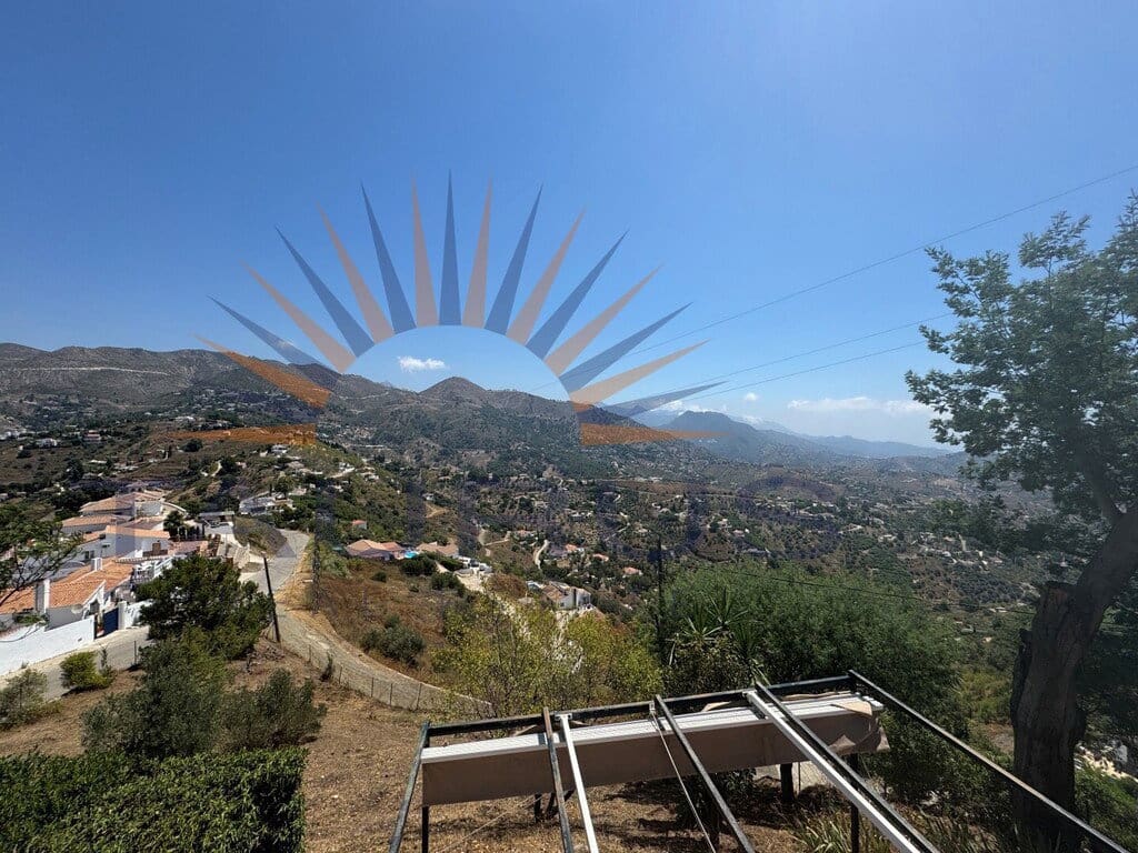 2 bedroom Villa for sale in Competa with pool garage - € 330,000 (Ref: 9947434)