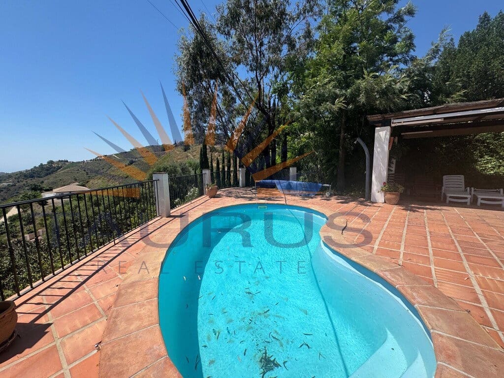 2 bedroom Villa for sale in Competa with pool garage - € 330,000 (Ref: 9947434)