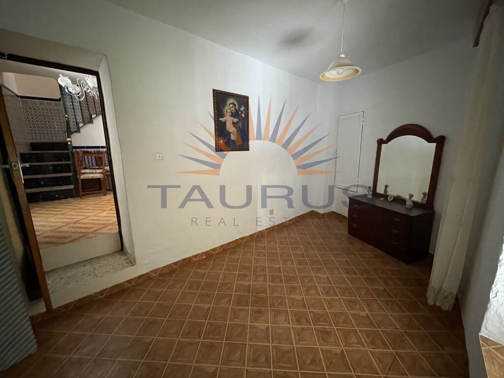 4 bedroom Townhouse for sale in Archez - € 137,000 (Ref: 9959499)