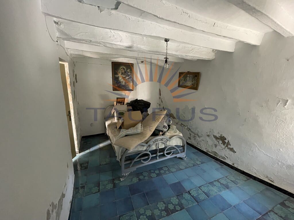 4 bedroom Townhouse for sale in Archez - € 137,000 (Ref: 9959499)