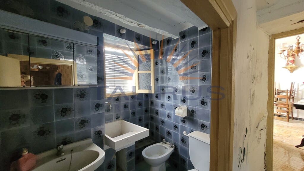 4 bedroom Townhouse for sale in Archez - € 137,000 (Ref: 9959499)