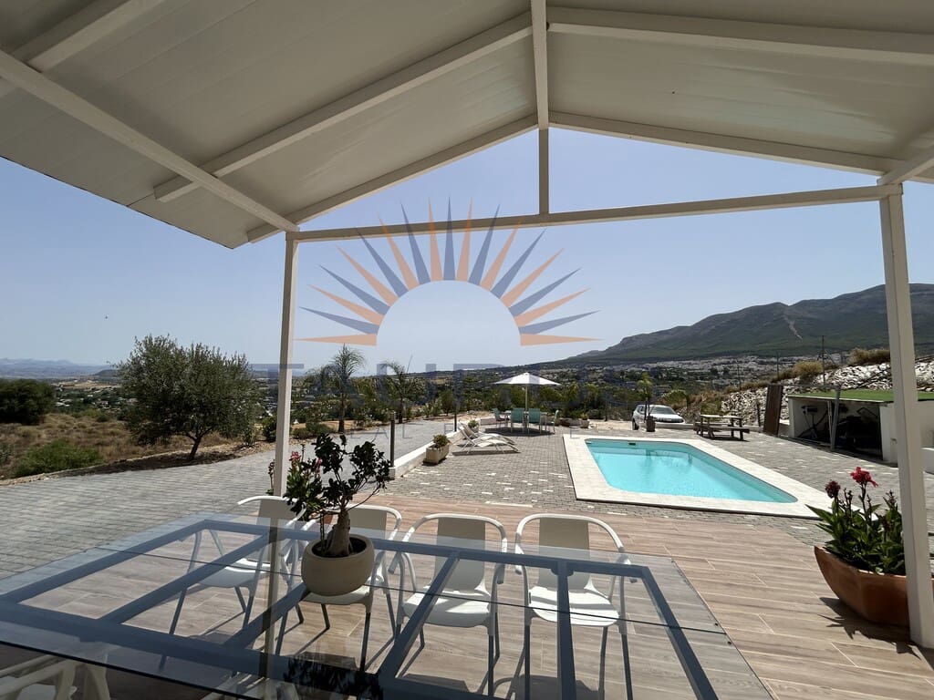 5 bedroom Villa for sale in Alhaurin el Grande with pool garage - € 545,000 (Ref: 9970768)