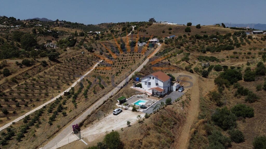 5 Zimmer Villa zu verkaufen in Alhaurin el Grande mit Pool Garage - 545.000 € (Ref: 9970768)