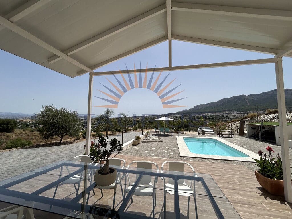 5 Zimmer Villa zu verkaufen in Alhaurin el Grande mit Pool Garage - 545.000 € (Ref: 9970768)