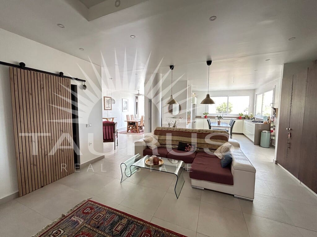 5 bedroom Villa for sale in Alhaurin el Grande with pool - € 545,000 (Ref: 9970768)