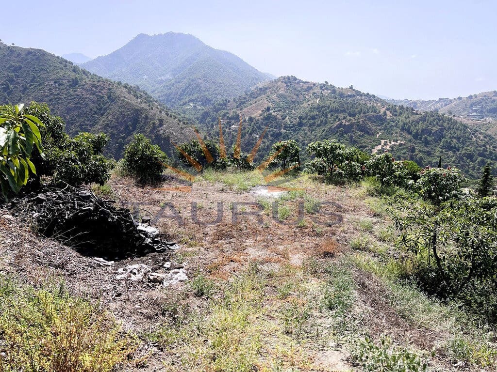 Grond te koop in Competa - € 210.000 (Ref: 9973507)