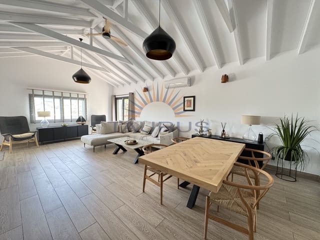 Chalet de 3 habitaciones en Cómpeta en venta con piscina - 550.000 € (Ref: 9973508)