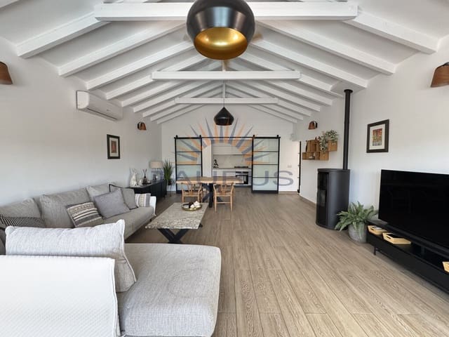 Chalet de 3 habitaciones en Cómpeta en venta con piscina - 550.000 € (Ref: 9973508)