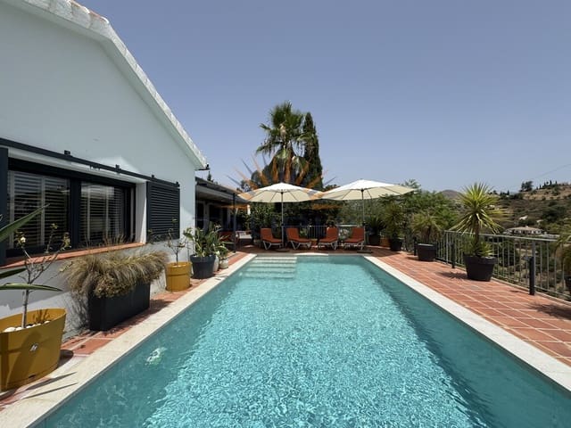 Chalet de 3 habitaciones en Cómpeta en venta con piscina - 550.000 € (Ref: 9973508)