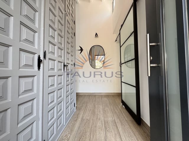 Chalet de 3 habitaciones en Cómpeta en venta con piscina - 550.000 € (Ref: 9973508)