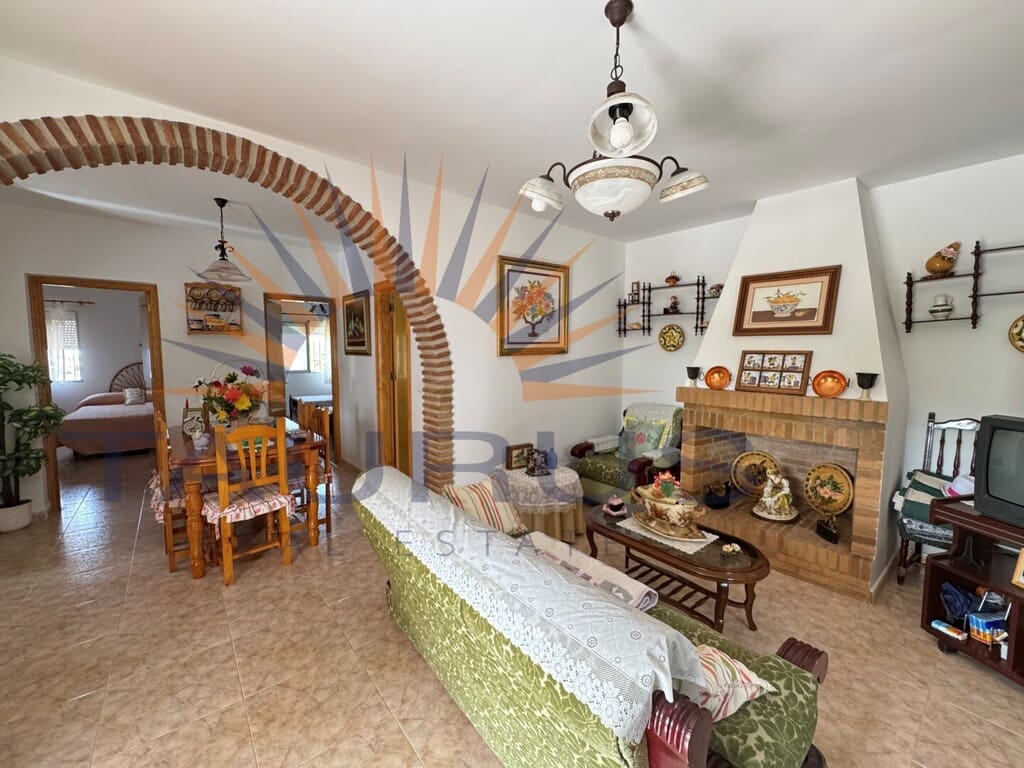 2 bedroom Villa for sale in Competa with garage - € 285,000 (Ref: 9981304)