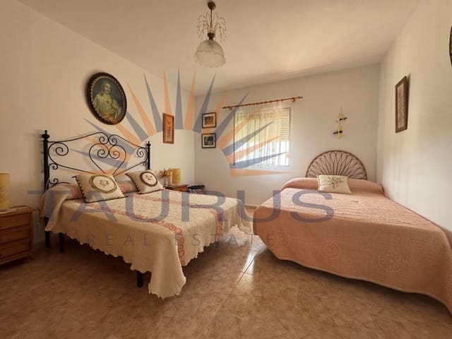 2 bedroom Villa for sale in Cómpeta with garage - € 285,000 (Ref: 9981304)