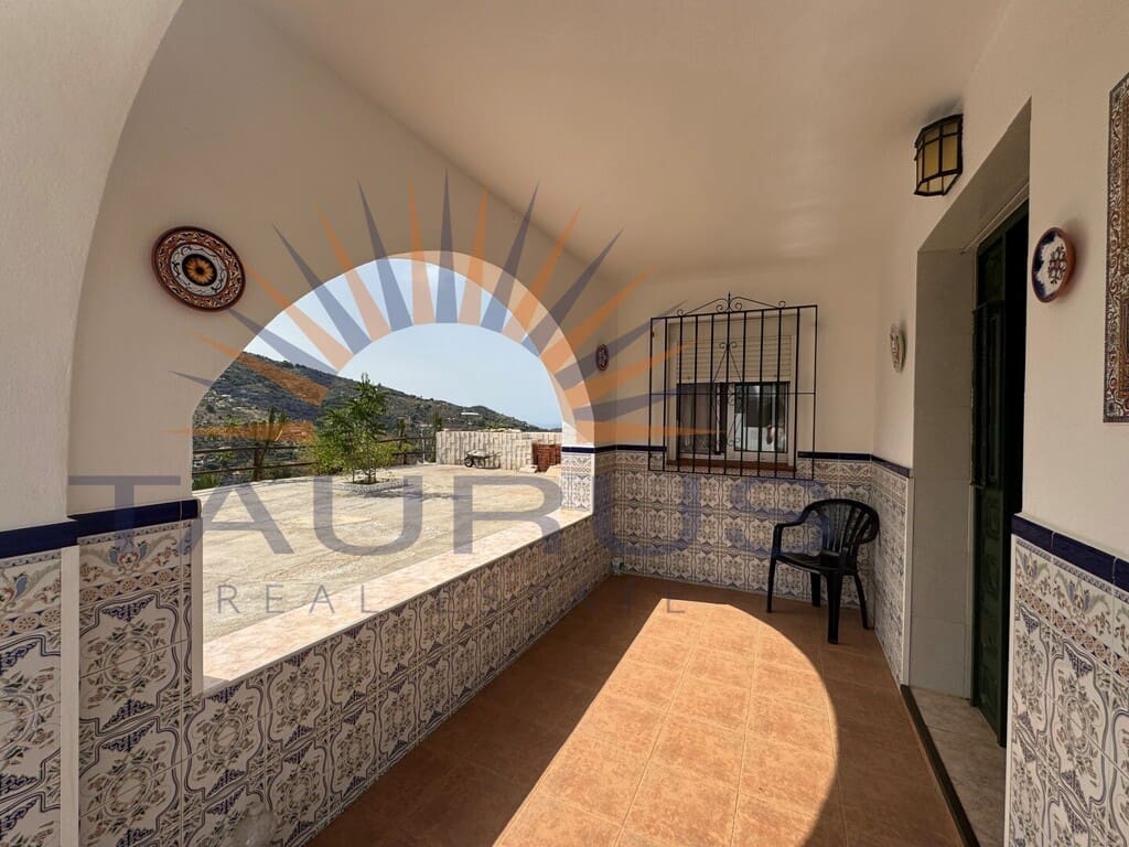 2 bedroom Villa for sale in Competa with garage - € 285,000 (Ref: 9981304)