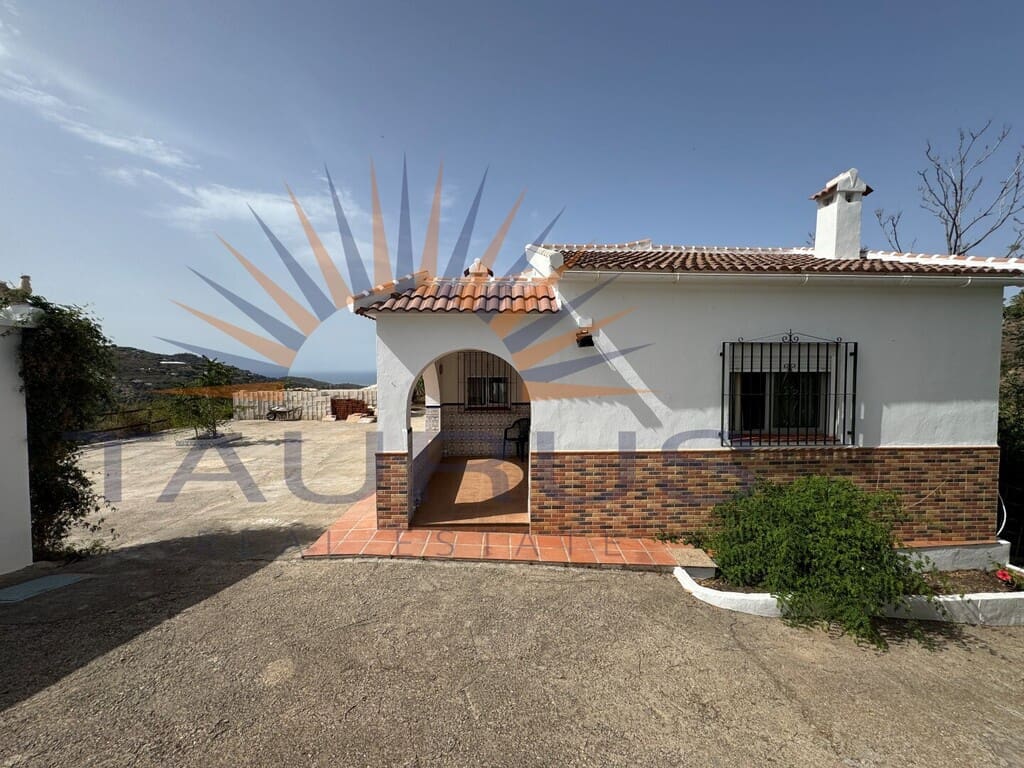 2 bedroom Villa for sale in Competa with garage - € 285,000 (Ref: 9981304)