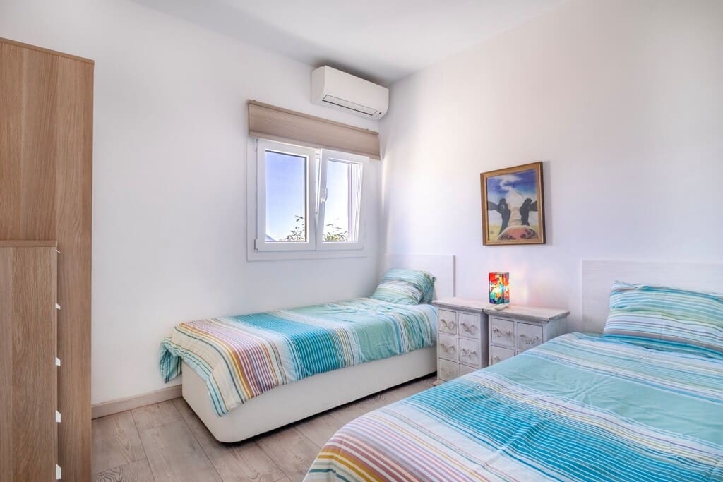 4 bedroom Villa for sale in Competa with pool - € 575,000 (Ref: 9984647)