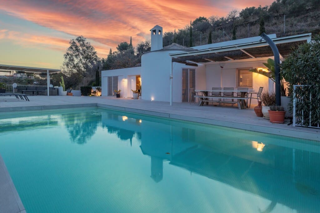 4 bedroom Villa for sale in Competa with pool - € 575,000 (Ref: 9984647)