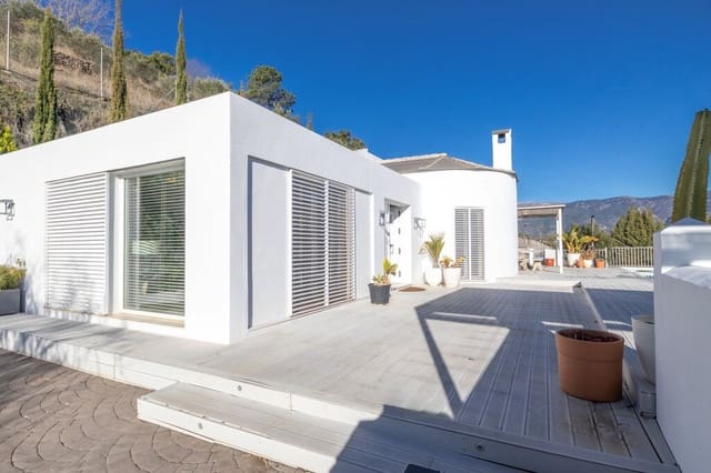 4 Zimmer Villa zu verkaufen in Cómpeta mit Pool Garage - 575.000 € (Ref: 9984647)