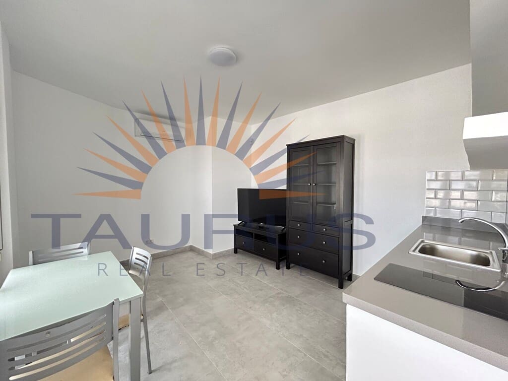4 sypialnia Willa na sprzedaż w Torrox z basenem garażem - 698 000 € (Ref: 9998562)