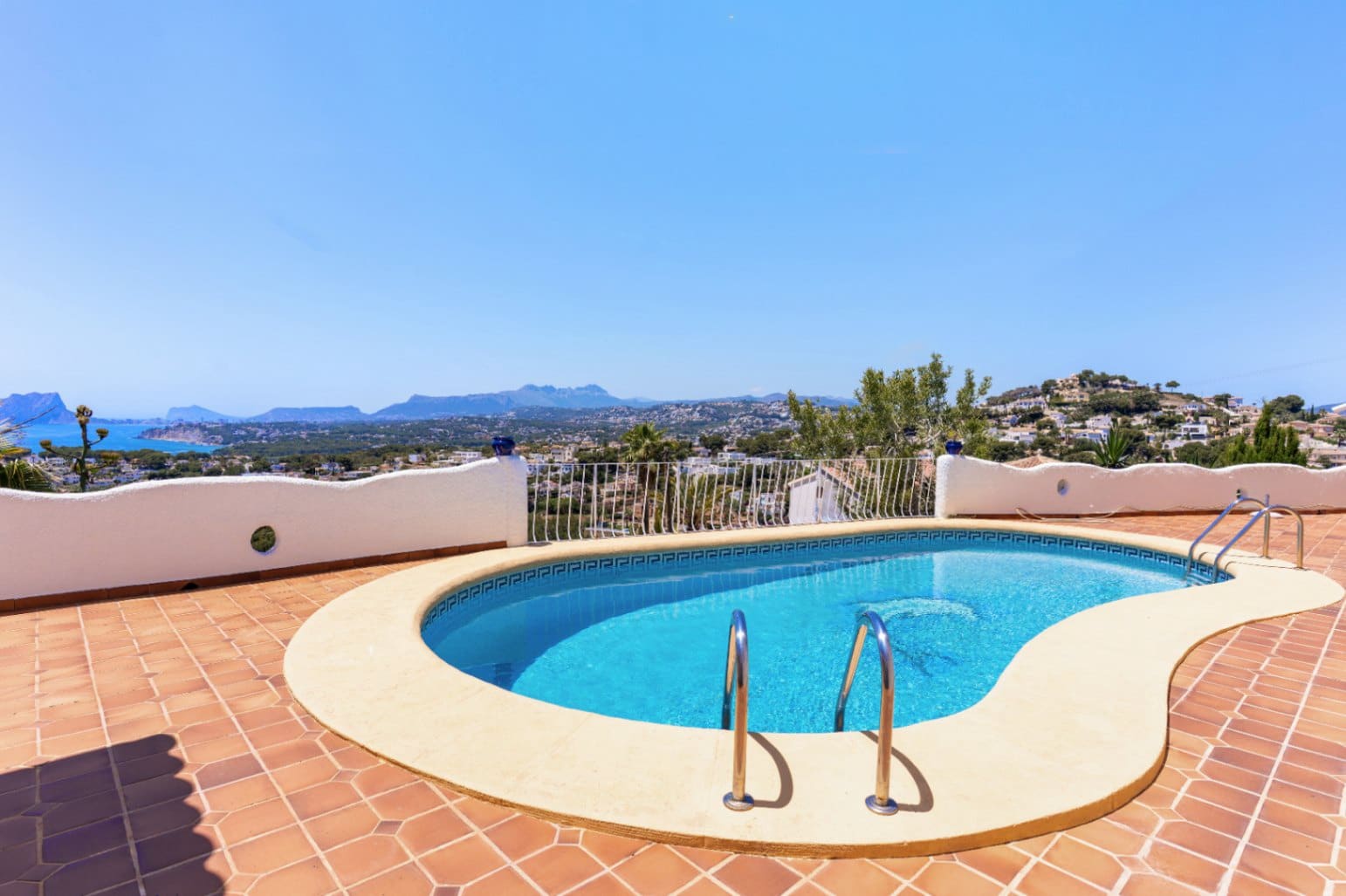 Chalet de 3 habitaciones en Moraira en venta con piscina garaje - 800.000 € (Ref: 9146020)